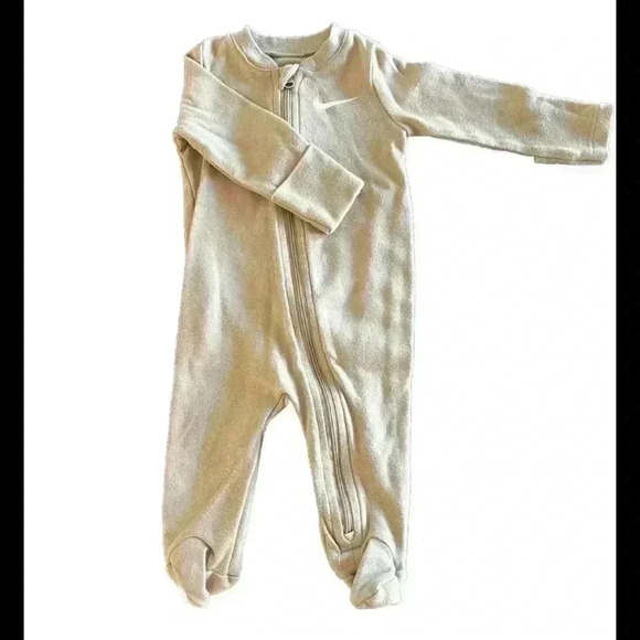 Nike Baby Zippered Coverall Color Beige 3 Months - Picture 1 of 6